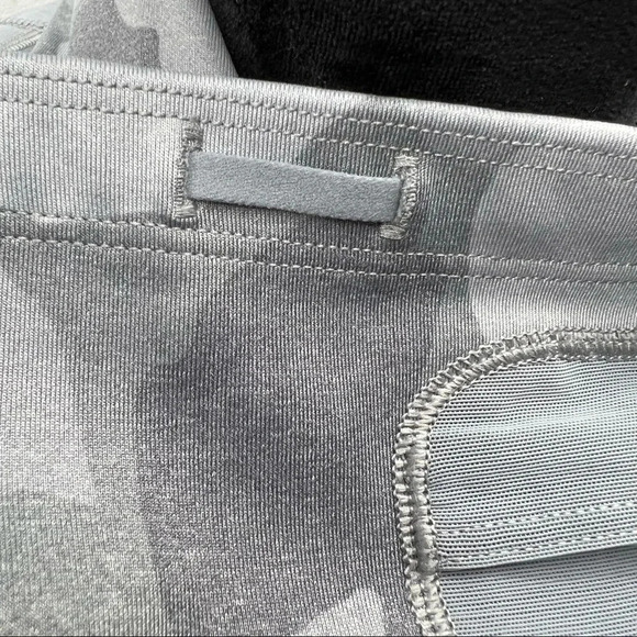 ATHLETA All In Gray 7/8 Camo Athletic Workout Leggings Size S - Picture 9 of 15